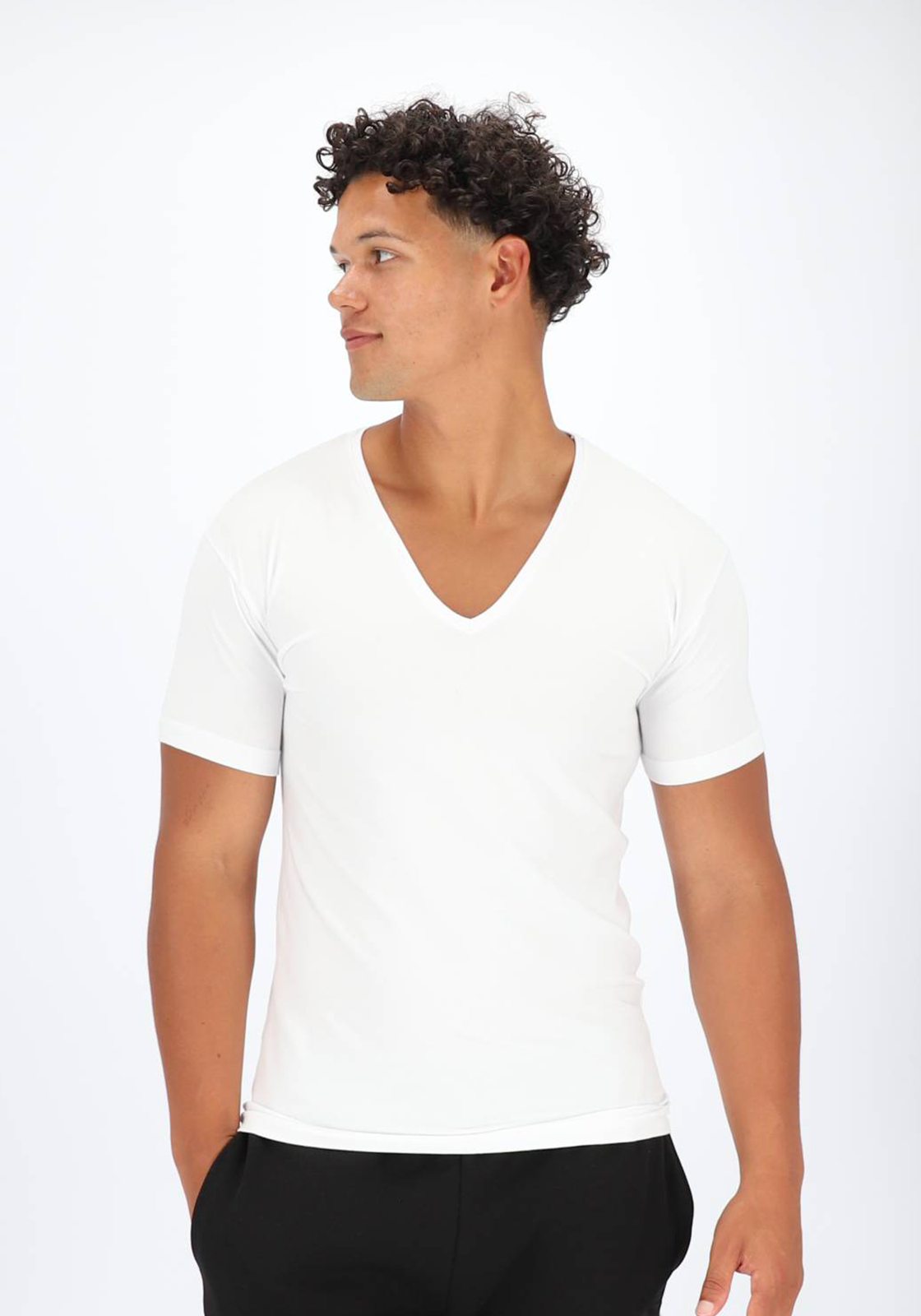 ALAN RED T-shirts no neck (2-pack), diepe V-hals, wit ALAN RED T-shirts no neck (2-pack), diepe V-hals, wit